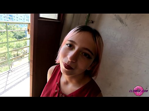 ❤️ Донишҷӯи шаҳвонӣ як бегонаро дар берун мекашад - конча дар рӯи ӯ Порнои мақъад дар порно tg.zoomporno.ru ❌️